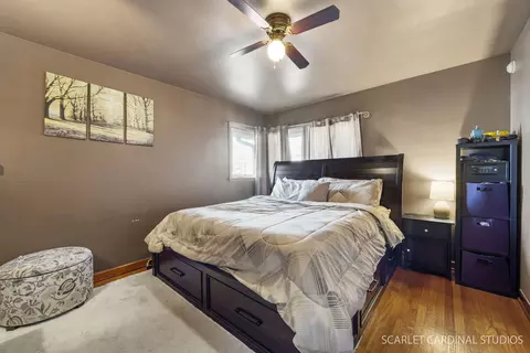 Bedroom - 1437 N Wolf Rd, Berkeley, IL 60163 photo 2 of 3