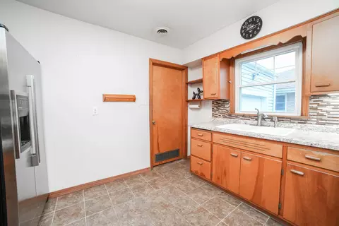 711 W Water St, Kankakee, IL 60901 photo 9