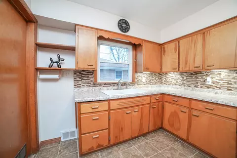 711 W Water St, Kankakee, IL 60901 photo 10