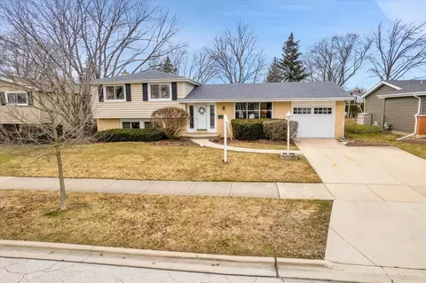 2332 N Lafayette St, Arlington Heights, IL 60004