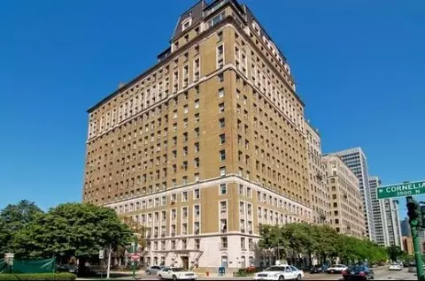 3500 N Lake Shore Dr #12D, Chicago, IL 60657