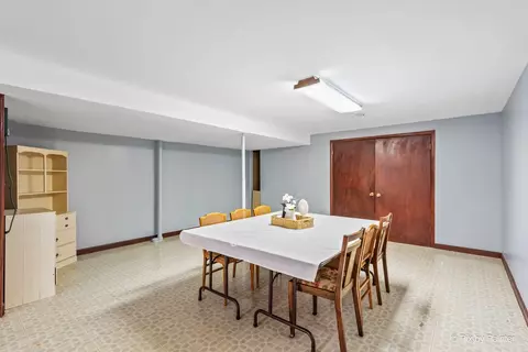 Dining - 1899 Kevin Ave, Elgin, IL 60123 photo 2 of 2