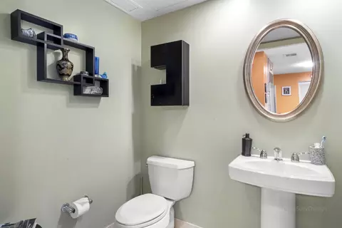 60 E Monroe St #1606, Chicago, IL 60603 photo 21