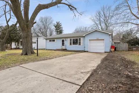 1417 Cambridge Dr, Champaign, IL 61821