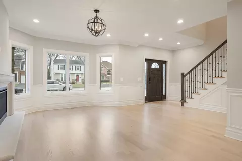 933 Rolling Pass, Glenview, IL 60025 photo 4