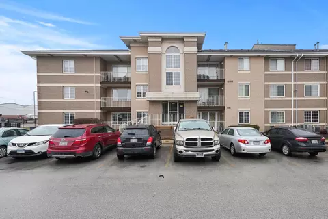 4217 W 76th St #101, Chicago, IL 60652