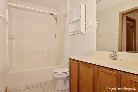 553 Sandy Ct, Harvard, IL 60033 photo 5