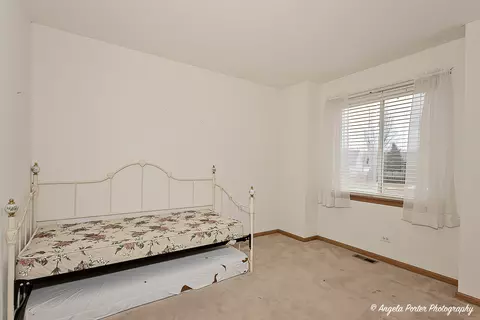 553 Sandy Ct, Harvard, IL 60033 photo 6
