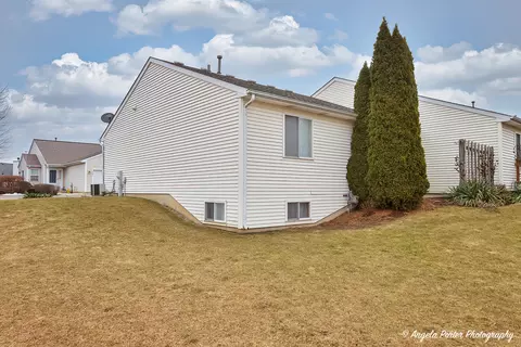 553 Sandy Ct, Harvard, IL 60033 photo 19