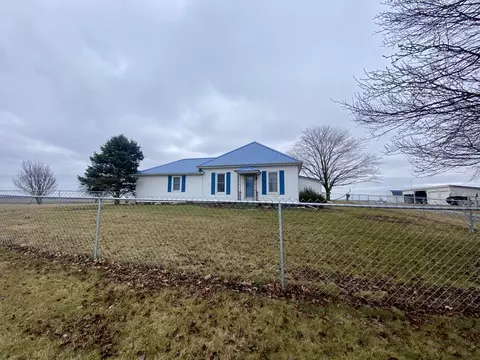 Exterior - 1269 E 2500 North Rd, Mansfield, IL 61854 photo 3 of 12