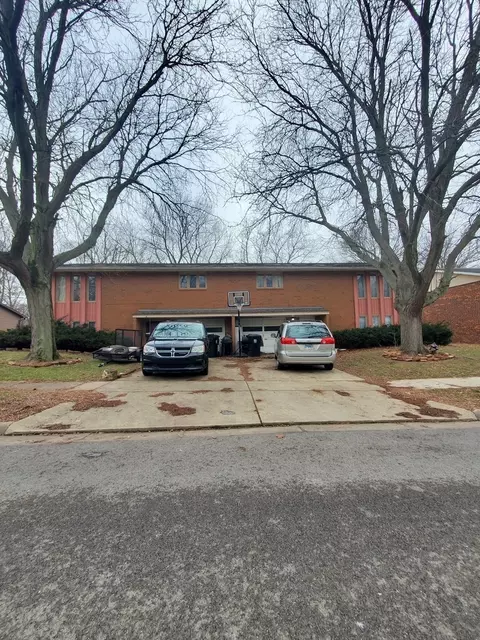 1001 Charlotte Dr, Normal, IL 61761 photo 2