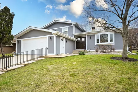 138 Spring Ave, Glen Ellyn, IL 60137