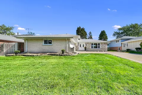 16609 Kenwood Ave, South Holland, IL 60473
