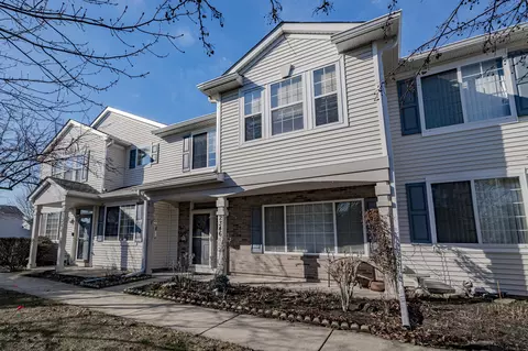 Exterior - 2346 Reflections Dr #2346, Aurora, IL 60502 photo 3 of 6