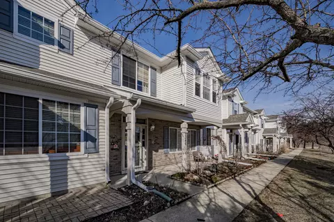 Exterior - 2346 Reflections Dr #2346, Aurora, IL 60502 photo 2 of 6