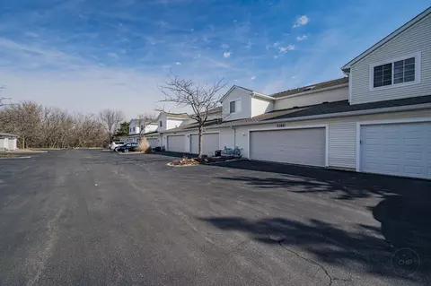 Exterior - 2346 Reflections Dr #2346, Aurora, IL 60502 photo 4 of 6