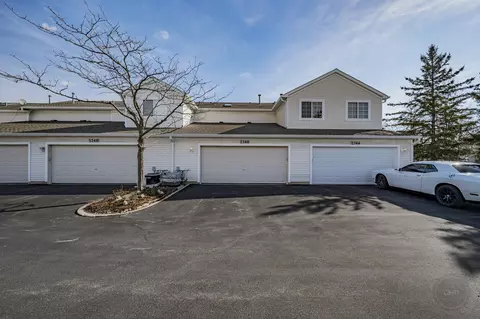 Exterior - 2346 Reflections Dr #2346, Aurora, IL 60502 photo 5 of 6
