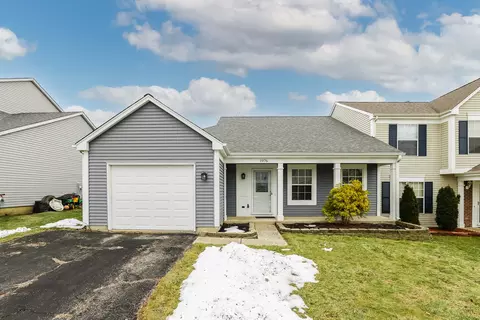 1976 Barnhill Dr, Mundelein, IL 60060
