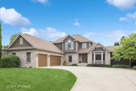 35 Maple Ridge Ln, Yorkville, IL 60560