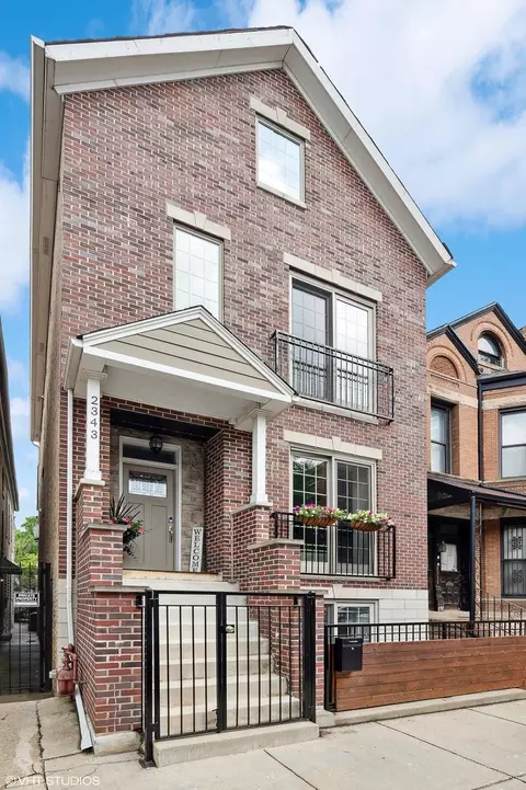 2343 N Bosworth Ave, Chicago, IL 60614