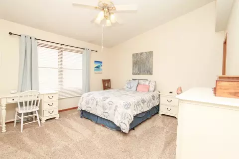 1304 Henry St, Normal, IL 61761 photo 9