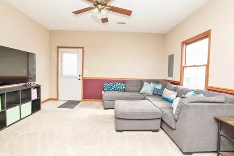 1304 Henry St, Normal, IL 61761 photo 17