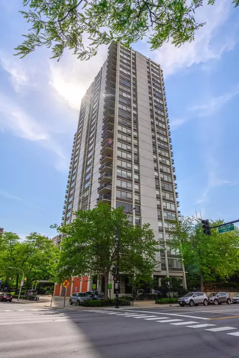 1360 N Sandburg Ter #1908C, Chicago, IL 60610