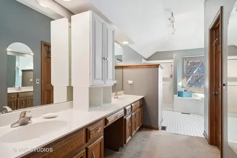 1069 Augustana Dr, Naperville, IL 60565 photo 11