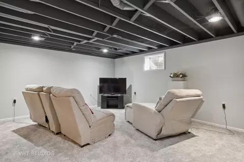 1069 Augustana Dr, Naperville, IL 60565 photo 18