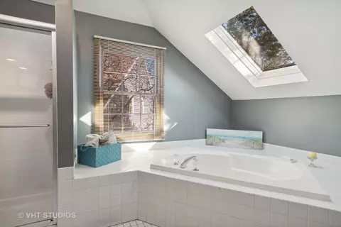 1069 Augustana Dr, Naperville, IL 60565 photo 12
