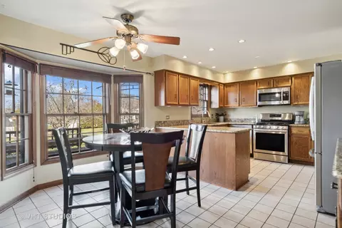 1069 Augustana Dr, Naperville, IL 60565 photo 4