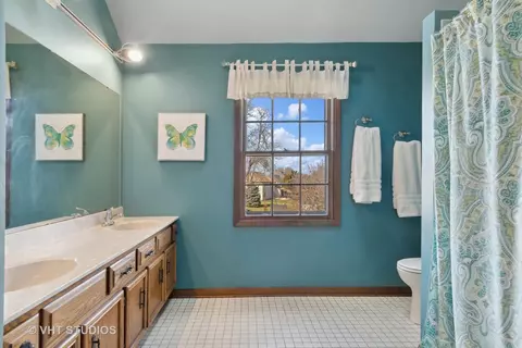 1069 Augustana Dr, Naperville, IL 60565 photo 16