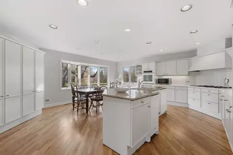 1225 Studio Ln, Riverwoods, IL 60015 photo 10