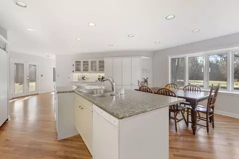 1225 Studio Ln, Riverwoods, IL 60015 photo 11