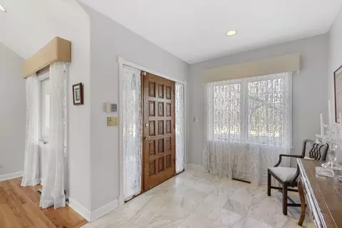 1225 Studio Ln, Riverwoods, IL 60015 photo 2