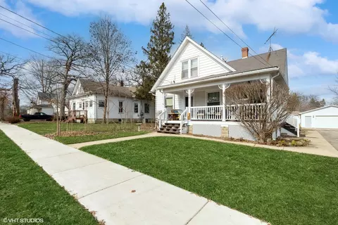 62 Pine St, Grayslake, IL 60030