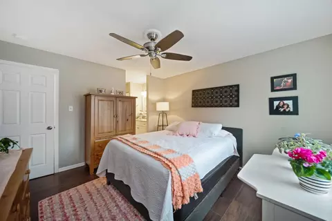 1601 Thames Ct #D, Wheaton, IL 60189 photo 12