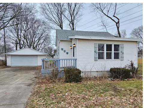519 E Chestnut St, Pontiac, IL 61764