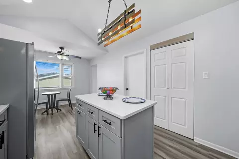 3930 W 84th Pl, Chicago, IL 60652 photo 13