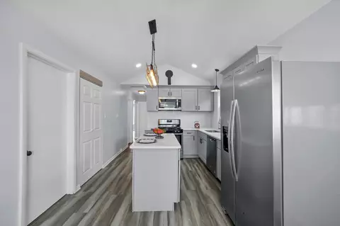 3930 W 84th Pl, Chicago, IL 60652 photo 16