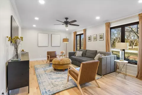 Living - 0 N730 Coventry Dr, Wheaton, IL 60187 photo 2 of 8