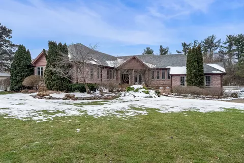 2082 Wembley Pl, Rockford, IL 61114