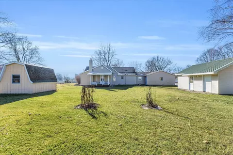 Exterior - 208 E Main St, Camargo, IL 61919 photo 7 of 9