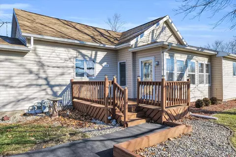 Exterior - 208 E Main St, Camargo, IL 61919 photo 2 of 9
