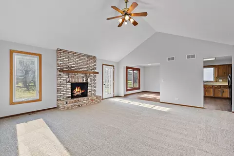 1320 E Bailey Rd, Naperville, IL 60565 photo 2