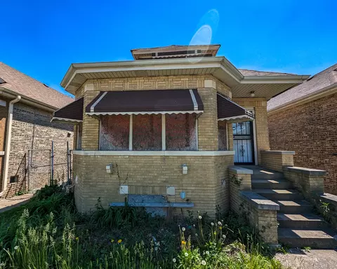 749 E 104th Pl, Chicago, IL 60628 photo 3
