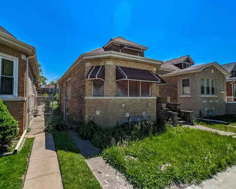 749 E 104th Pl, Chicago, IL 60628 photo 2
