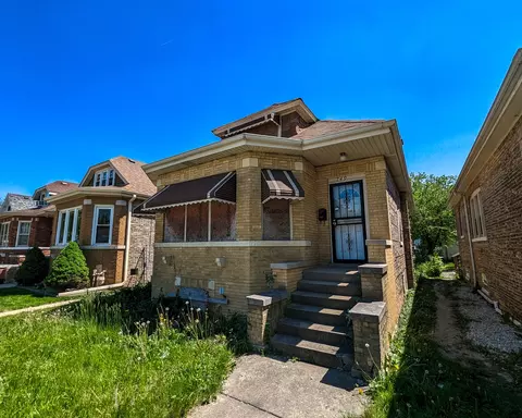 749 E 104th Pl, Chicago, IL 60628