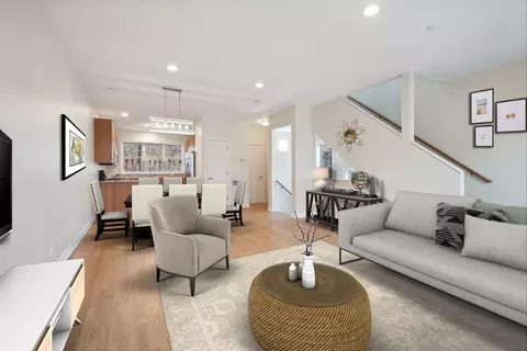1663 Church St, Evanston, IL 60201 photo 2