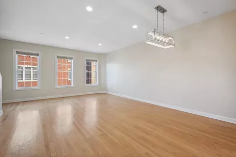 1663 Church St, Evanston, IL 60201 photo 5